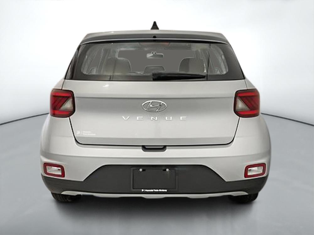 Hyundai Venue Essential 2022 d&rsquo;occasion à vendre - 7