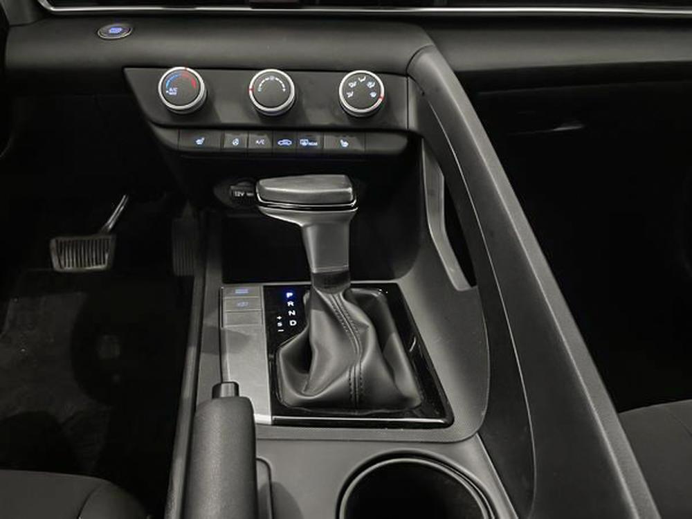 Hyundai Elantra Preferred 2022 d&rsquo;occasion à vendre - 27