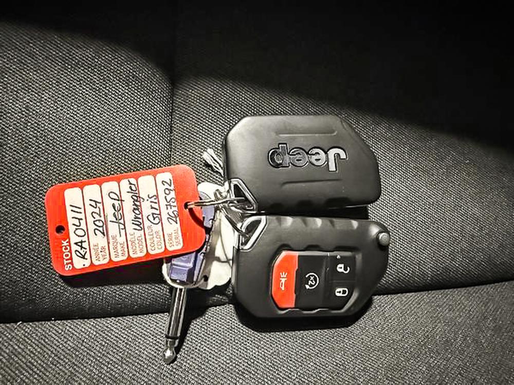 Jeep Wrangler WILLYS MODIFIÉ PAR LM4X4 2024 d&rsquo;occasion à vendre - 35