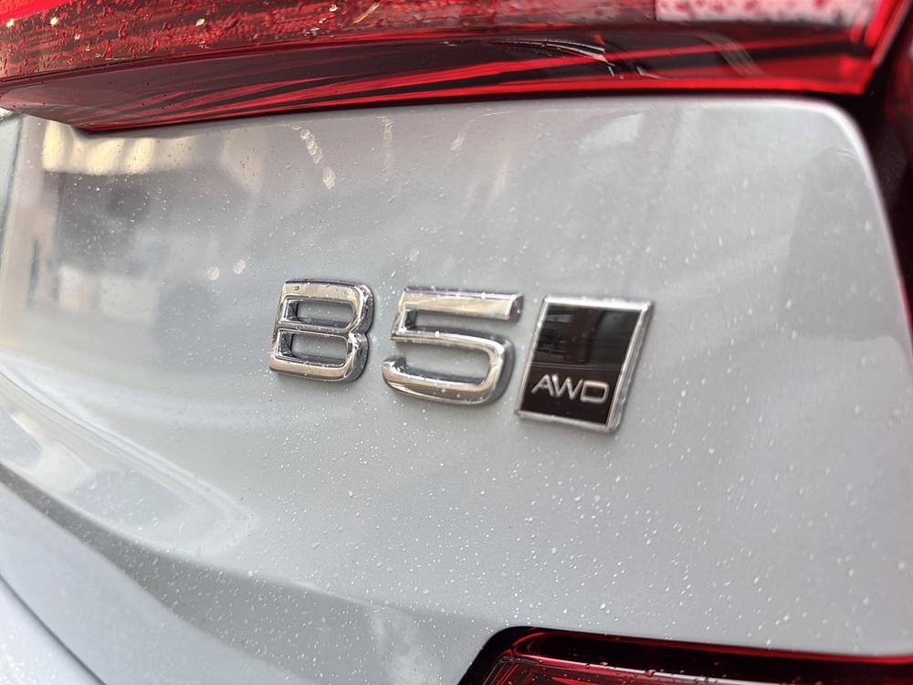 Volvo S60 B5 PLUS AWD // DARK THEME 2024 d&rsquo;occasion à vendre - 11