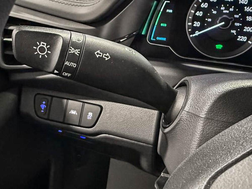 Hyundai Ioniq hybride Essential 2022 d&rsquo;occasion à vendre - 21