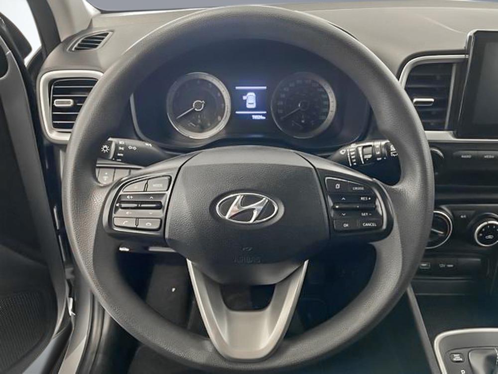 Hyundai Venue Essential 2022 d&rsquo;occasion à vendre - 13