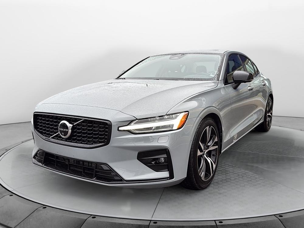 Volvo S60 B5 PLUS AWD // DARK THEME 2024 d&rsquo;occasion à vendre - 3