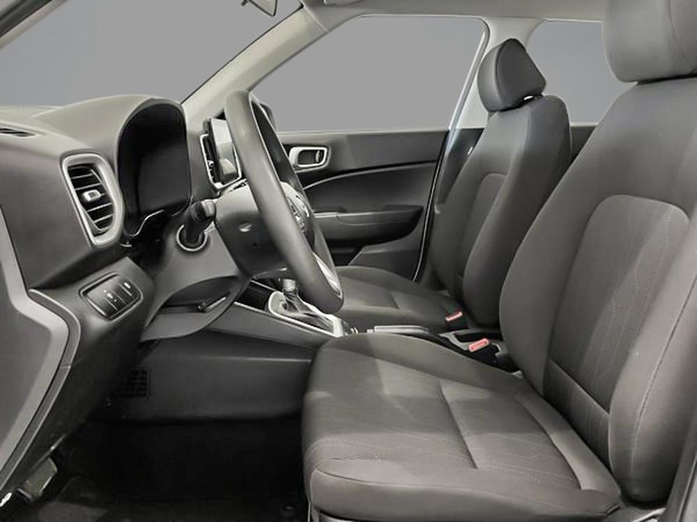 Hyundai Venue Essential 2022 d&rsquo;occasion à vendre - 12