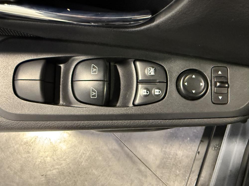 Nissan Kicks SV 2023 d&rsquo;occasion à vendre - 14