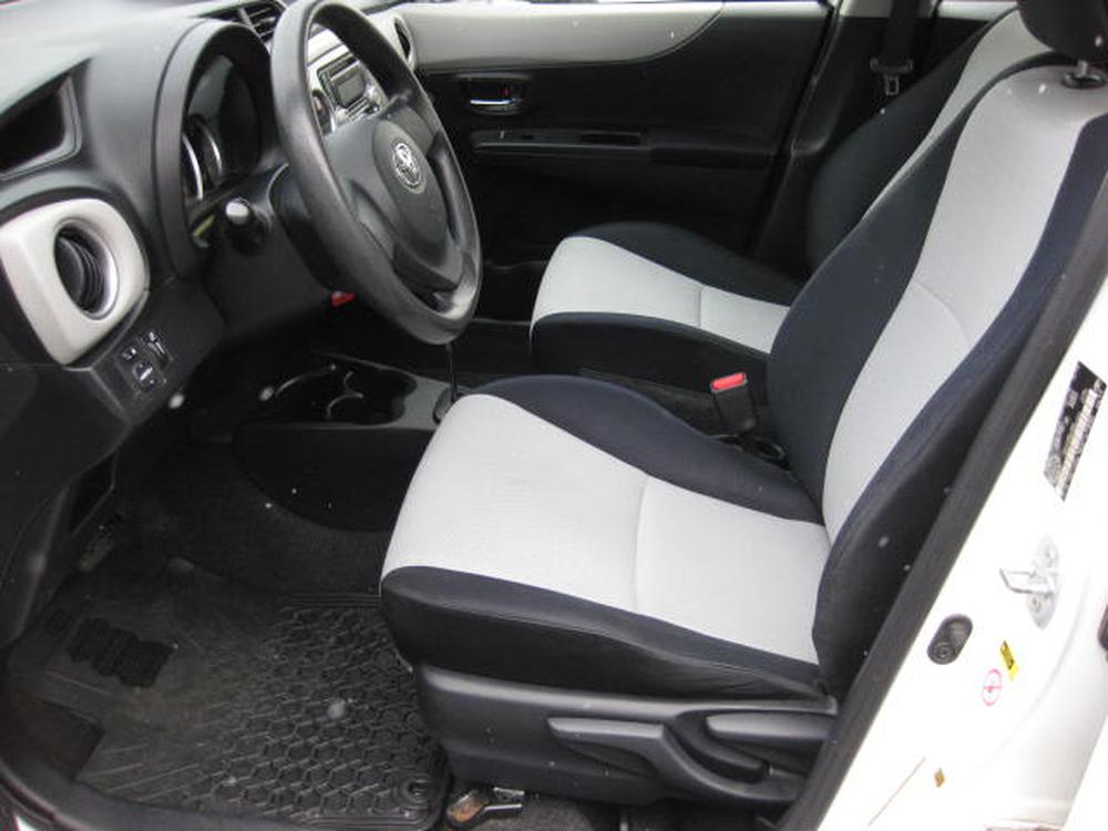 Toyota Yaris LE 2012 d&rsquo;occasion à vendre - 12