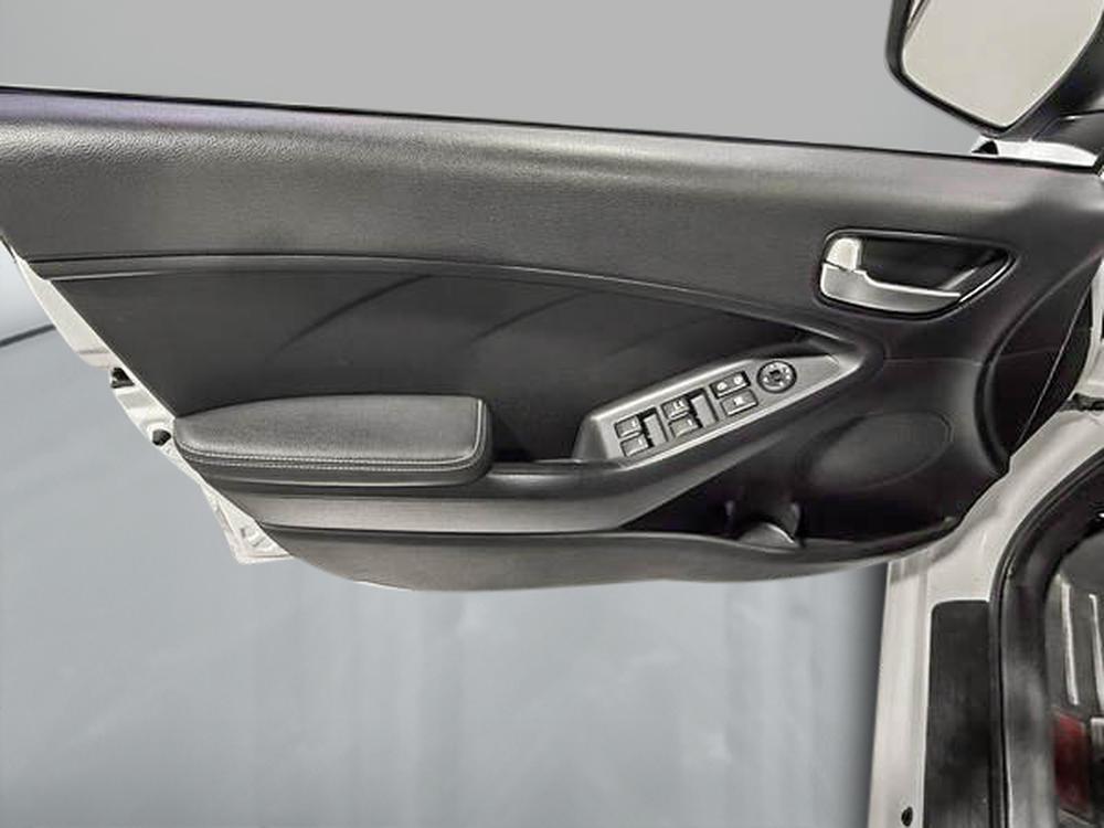 Kia Forte LX 2017 d&rsquo;occasion à vendre - 12