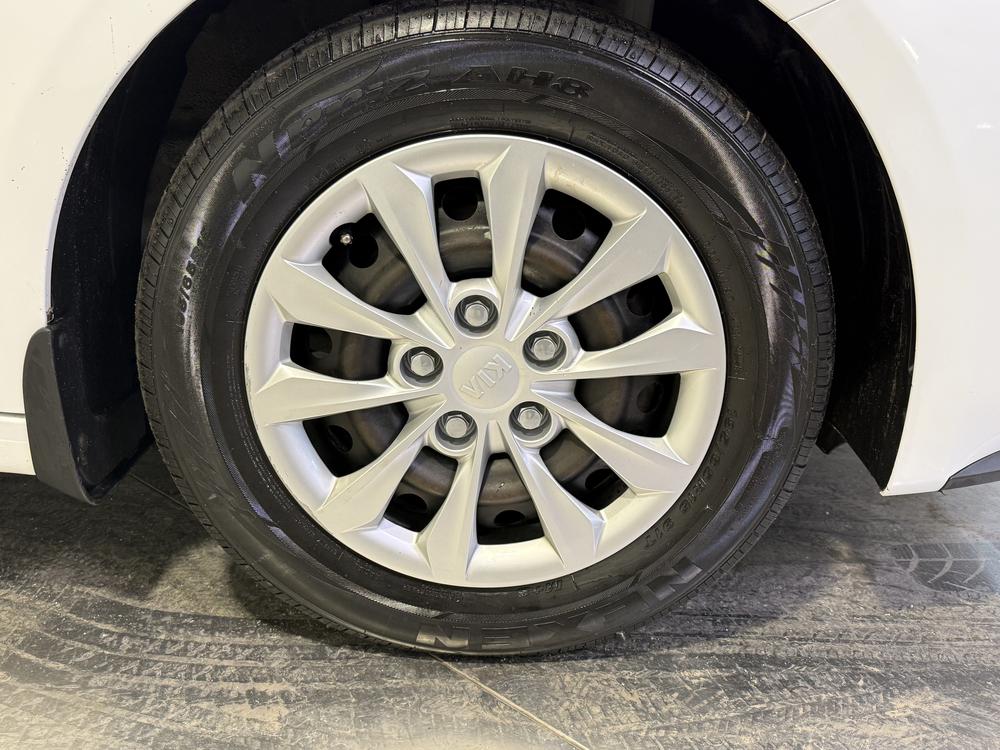 Kia Forte LX 2019 d&rsquo;occasion à vendre - 12