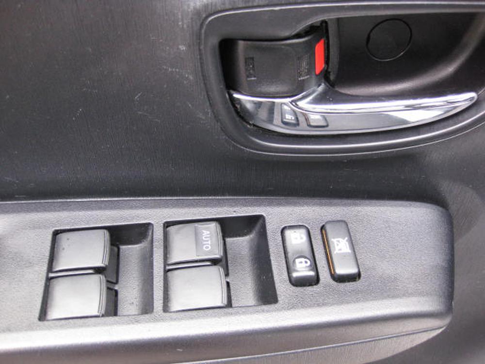 Toyota Yaris LE 2012 d&rsquo;occasion à vendre - 11