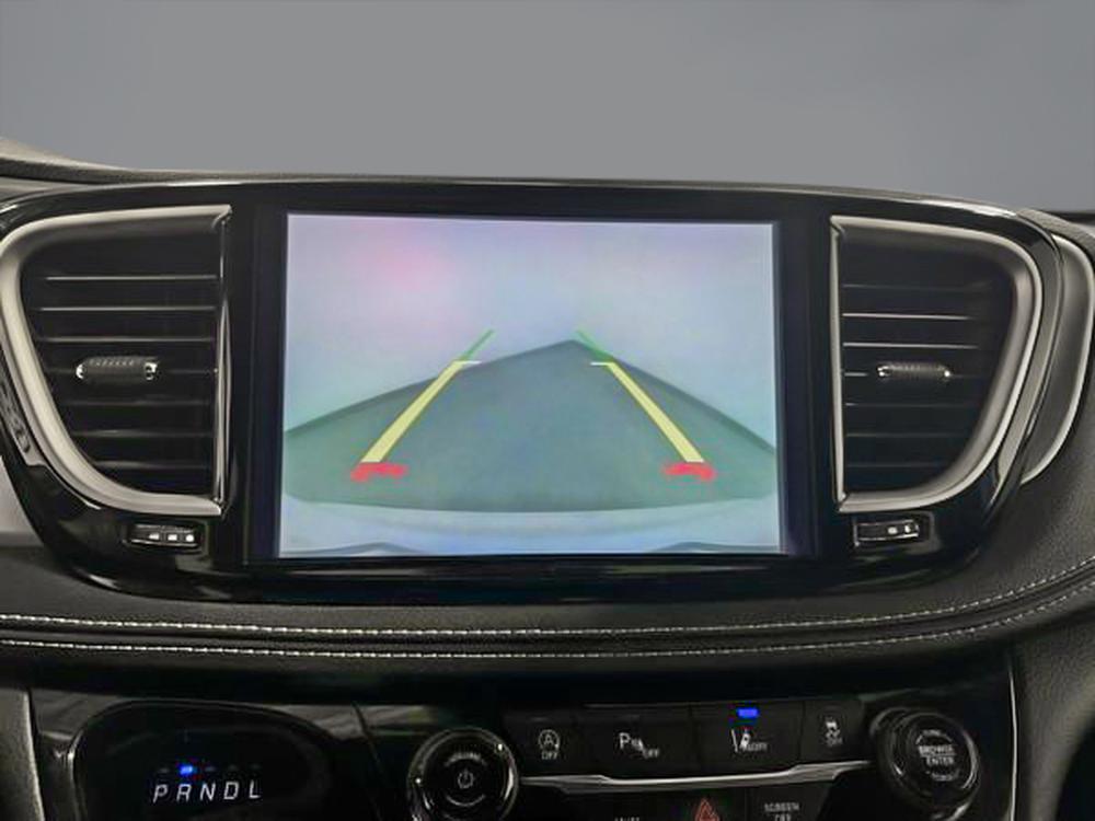 Chrysler Pacifica TOURING 2023 d&rsquo;occasion à vendre - 26