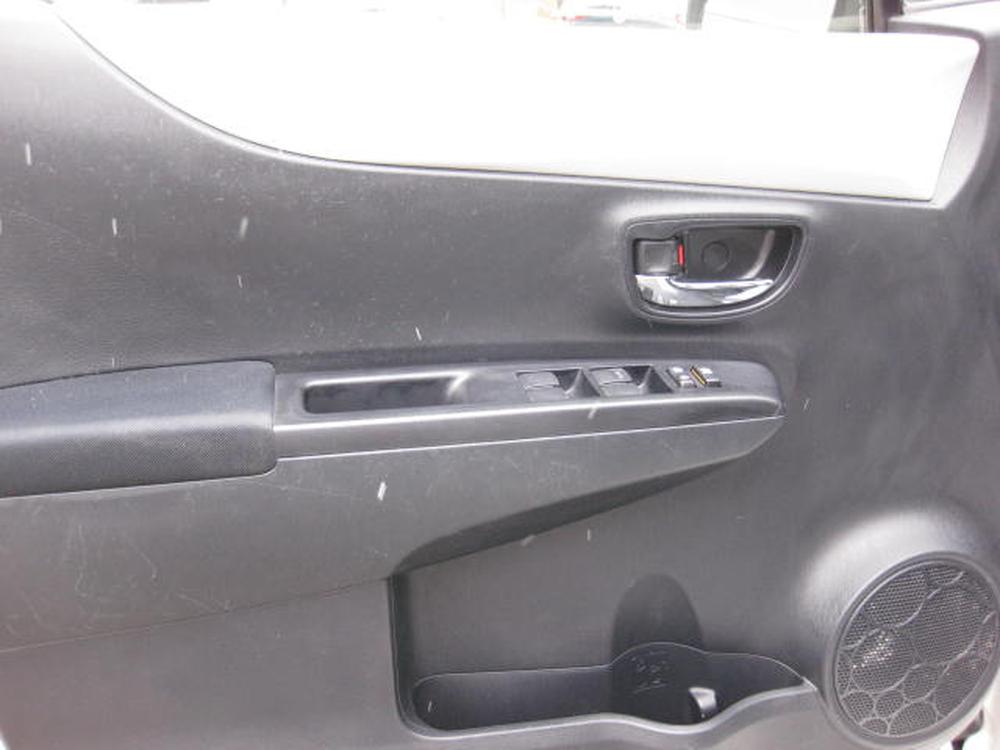 Toyota Yaris LE 2012 d&rsquo;occasion à vendre - 9