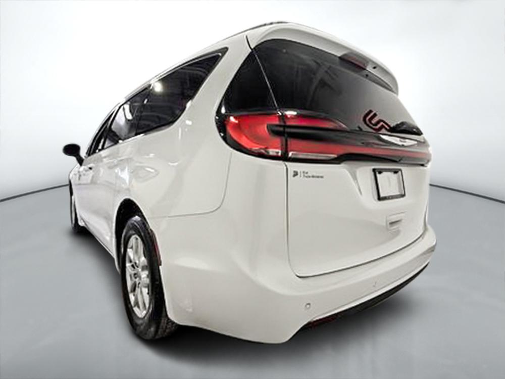 Chrysler Pacifica TOURING 2023 d&rsquo;occasion à vendre - 6