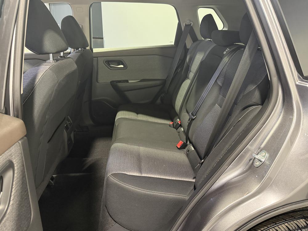 Nissan Rogue SV 2021 d&rsquo;occasion à vendre - 32