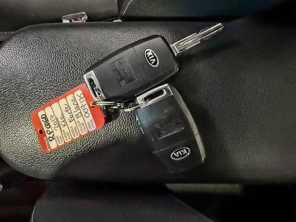 Kia Forte LX 2017 d&rsquo;occasion à vendre - 29