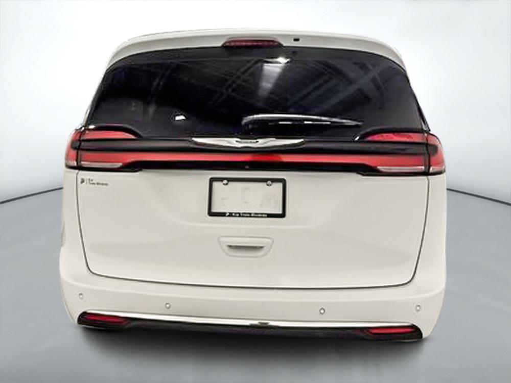 Chrysler Pacifica TOURING 2023 d&rsquo;occasion à vendre - 4