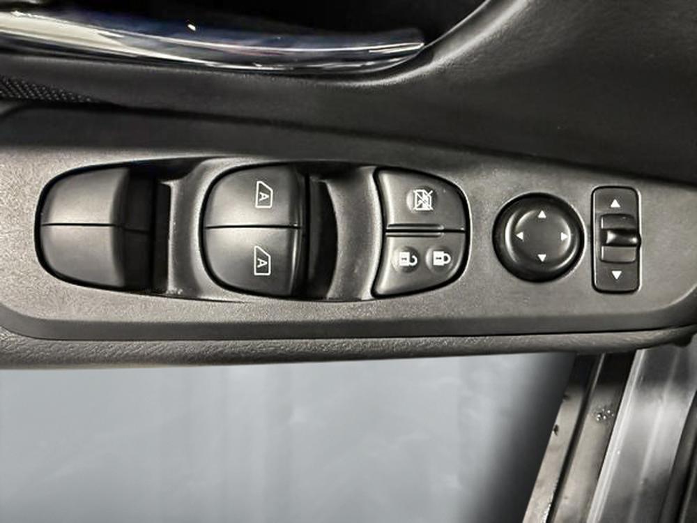 Nissan Kicks SV 2023 d&rsquo;occasion à vendre - 14