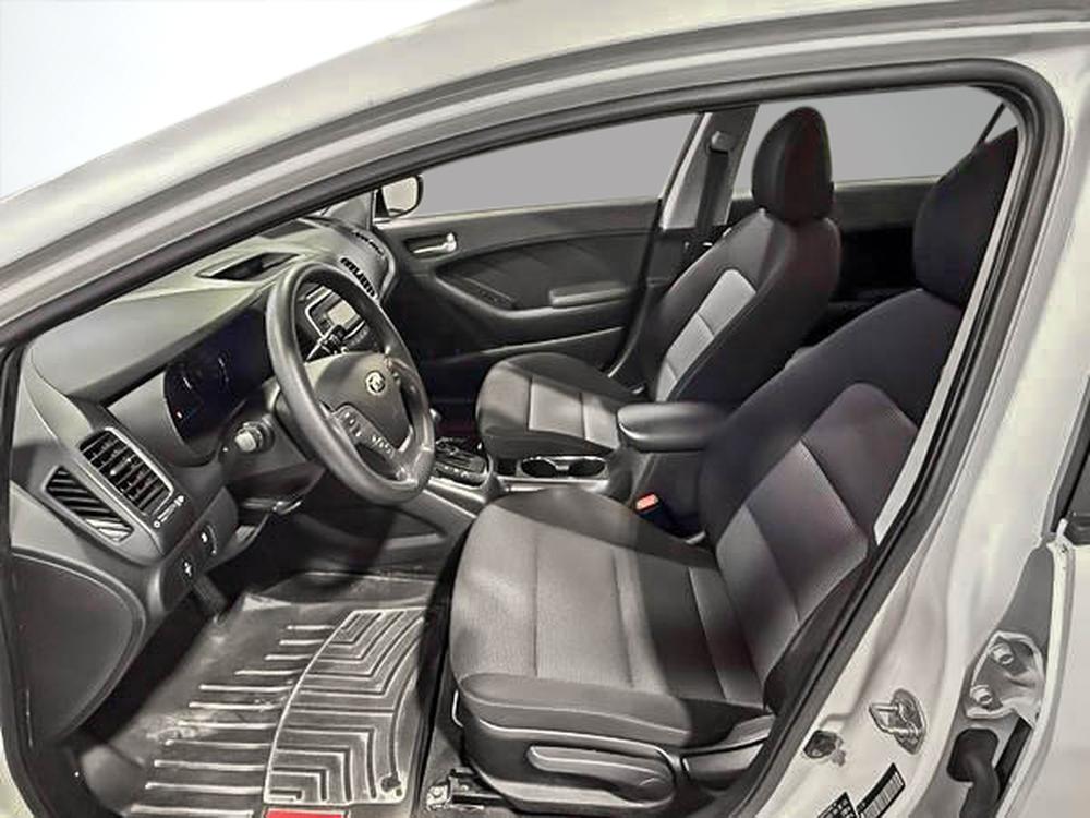 Kia Forte LX 2017 d&rsquo;occasion à vendre - 14
