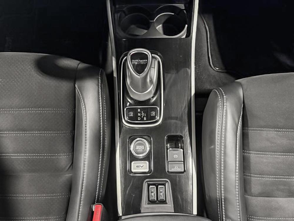 Mitsubishi Outlander PHEV SE AWD 2018 d&rsquo;occasion à vendre - 24