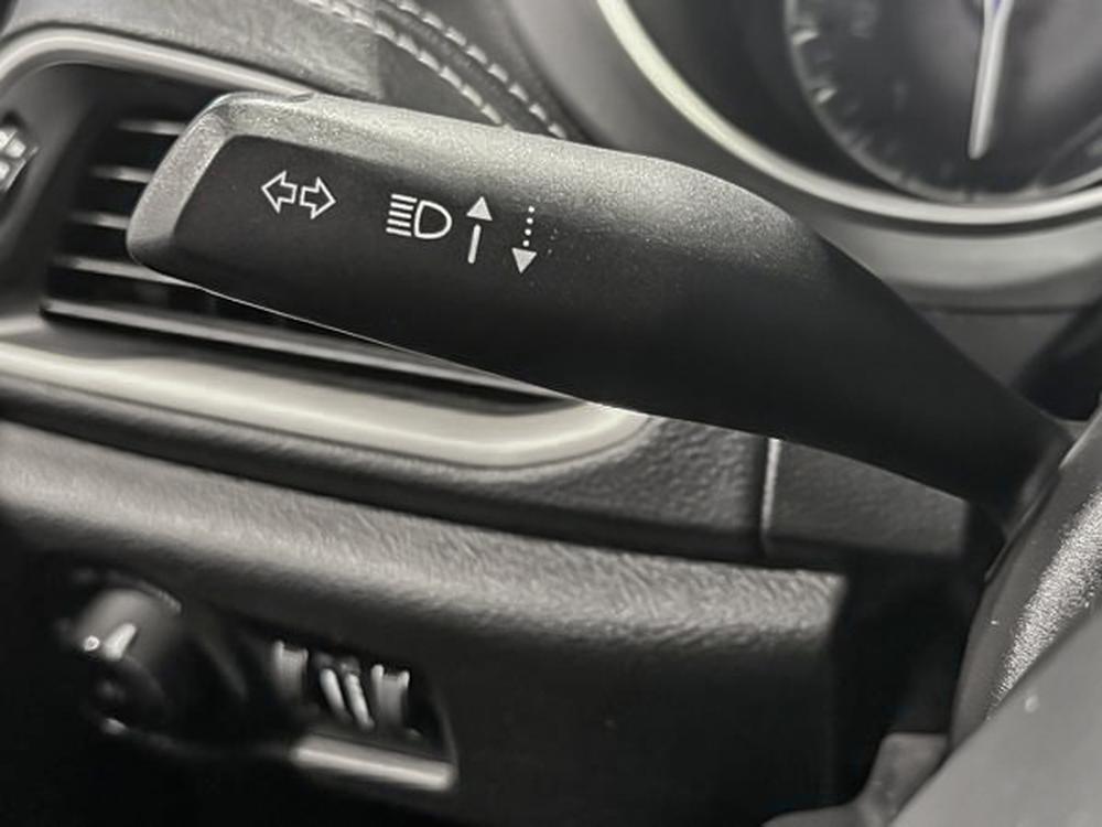 Chrysler Pacifica TOURING 2023 d&rsquo;occasion à vendre - 21