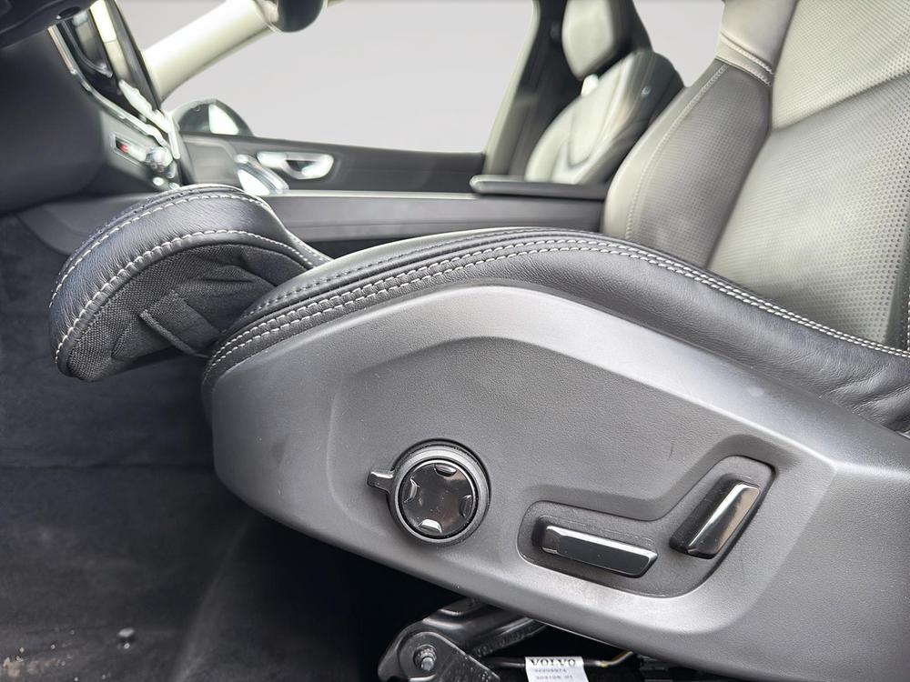 Volvo XC60 B5 ULTIMATE AWD DARK THEME 2024 d&rsquo;occasion à vendre - 14