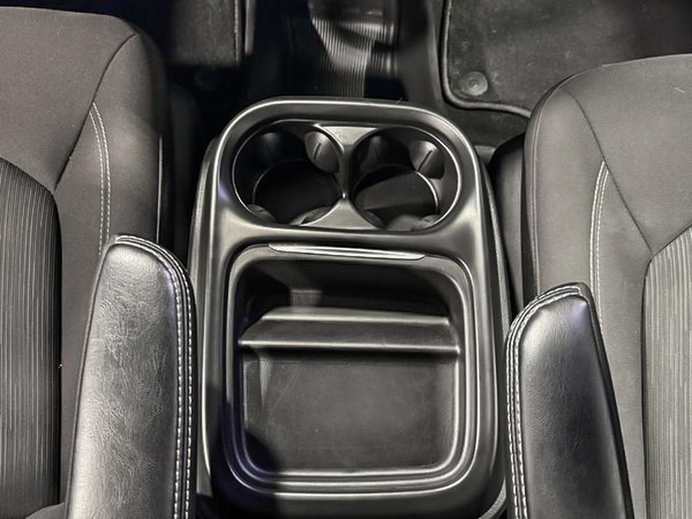 Chrysler Pacifica TOURING 2023 d&rsquo;occasion à vendre - 28