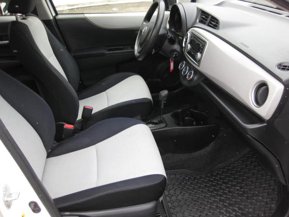 Toyota Yaris LE 2012 d&rsquo;occasion à vendre - 23