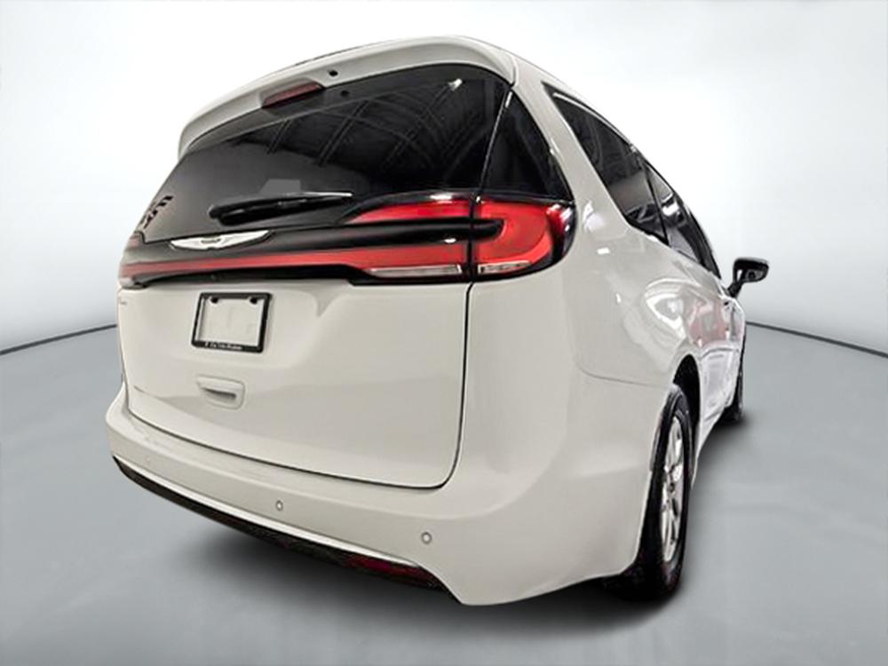 Chrysler Pacifica TOURING 2023 d&rsquo;occasion à vendre - 3