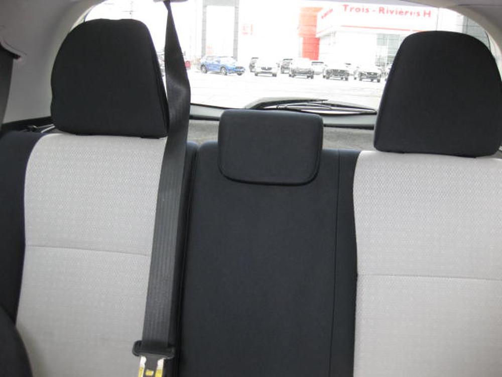 Toyota Yaris LE 2012 d&rsquo;occasion à vendre - 19