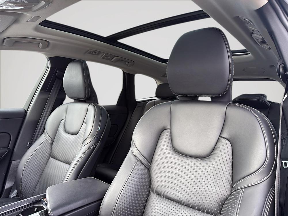 Volvo XC60 B5 ULTIMATE AWD DARK THEME 2024 d&rsquo;occasion à vendre - 13