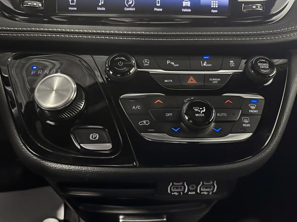 Chrysler Pacifica TOURING 2023 d&rsquo;occasion à vendre - 27