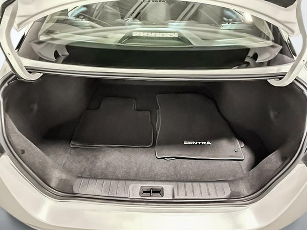 Nissan Sentra SV 2023 d&rsquo;occasion à vendre - 32