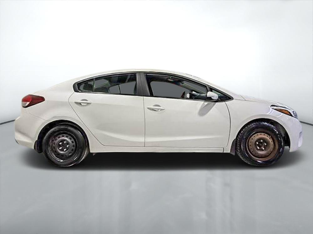 Kia Forte LX 2017 d&rsquo;occasion à vendre - 2