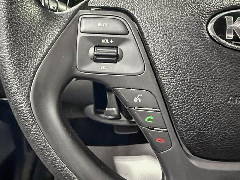 Kia Forte LX 2017 d&rsquo;occasion à vendre - 18