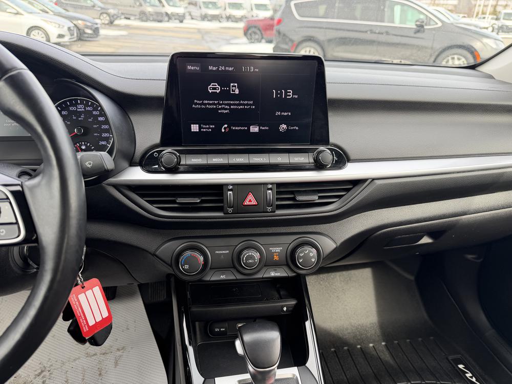 Kia Forte 2024 Gris usage à vendre Kia Forte 2024 Gris usage à vendre