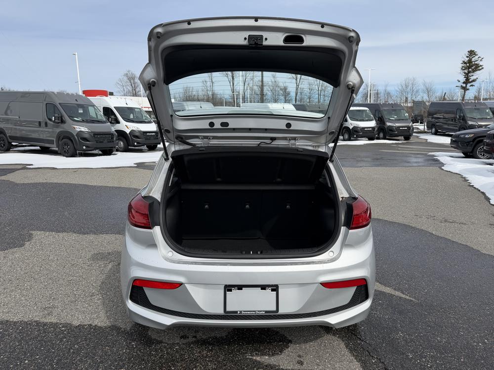 Hyundai Accent 2020 Gris usage à vendre Hyundai Accent 2020 Gris usage à vendre