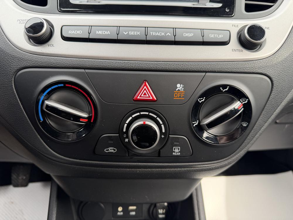 Hyundai Accent 2020 Gris usage à vendre Hyundai Accent 2020 Gris usage à vendre