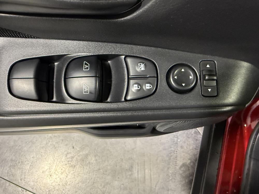 Nissan Kicks Play S 2025 d&rsquo;occasion à vendre - 14