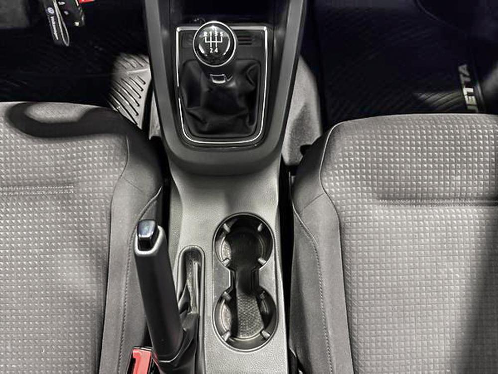 Volkswagen Jetta Sedan COMFORTLINE 2017 d&rsquo;occasion à vendre - 29