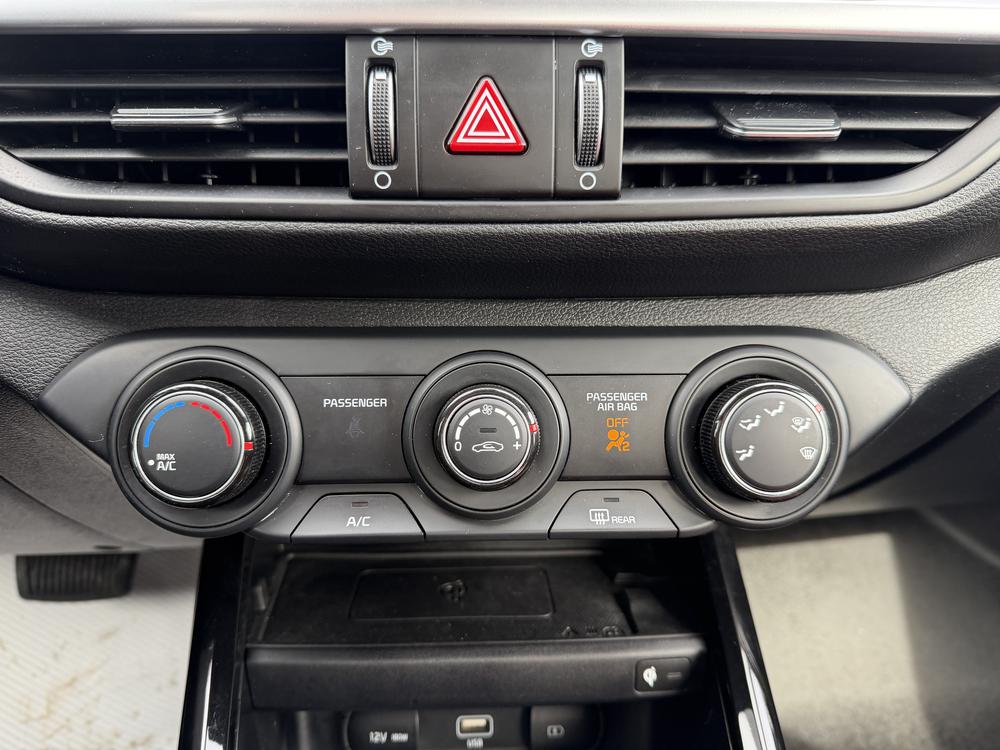 Kia Forte 2024 Gris usage à vendre Kia Forte 2024 Gris usage à vendre