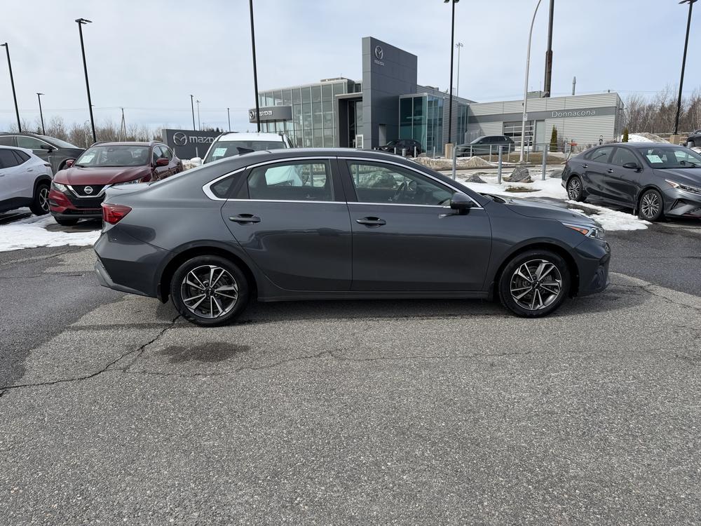 Kia Forte 2024 Gris usage à vendre Kia Forte 2024 Gris usage à vendre