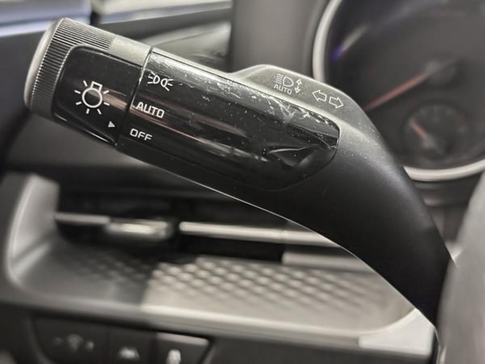 Kia Carnival LX 2022 d&rsquo;occasion à vendre - 21