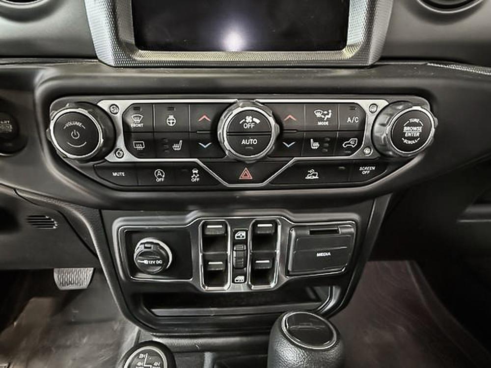 Jeep Gladiator 2022 Blanc usage à vendre Jeep Gladiator 2022 Blanc usage à vendre