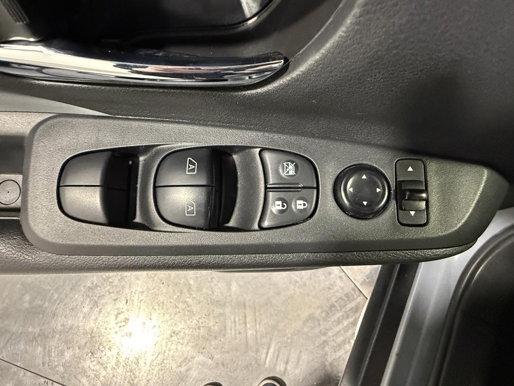 Nissan Kicks SR 2022 d&rsquo;occasion à vendre - 14