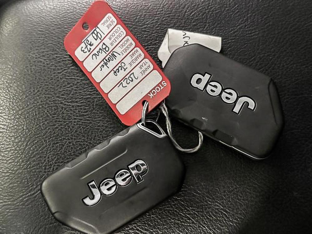 Jeep Gladiator 2022 Blanc usage à vendre Jeep Gladiator 2022 Blanc usage à vendre