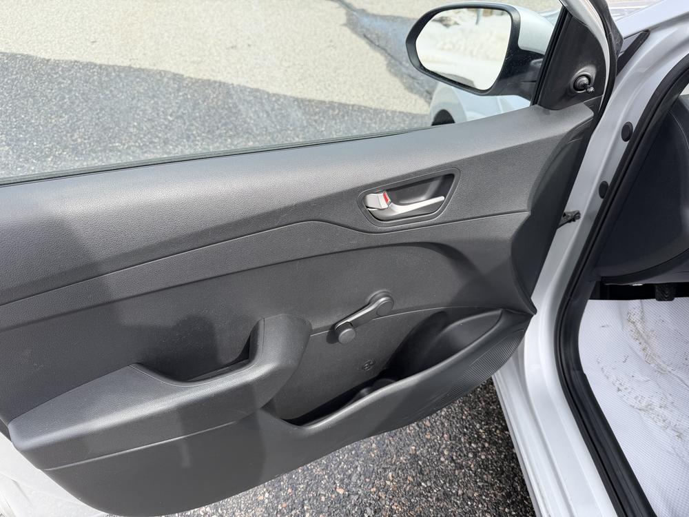 Hyundai Accent 2020 Gris usage à vendre Hyundai Accent 2020 Gris usage à vendre