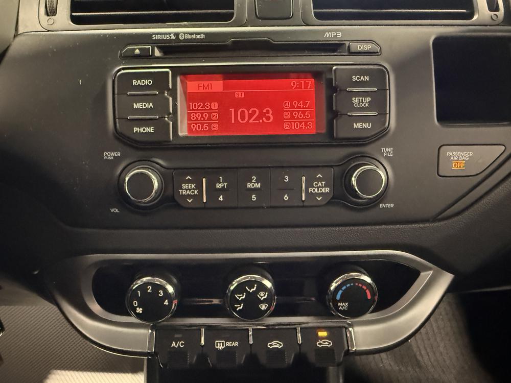 Kia Rio LX+ 2013 d&rsquo;occasion à vendre - 24