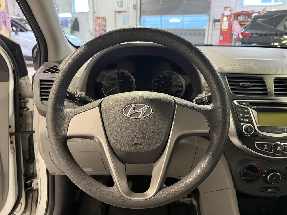 Hyundai Accent SE 2017 d&rsquo;occasion à vendre - 16