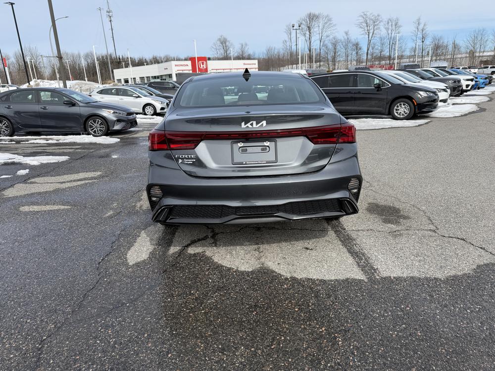 Kia Forte 2024 Gris usage à vendre Kia Forte 2024 Gris usage à vendre