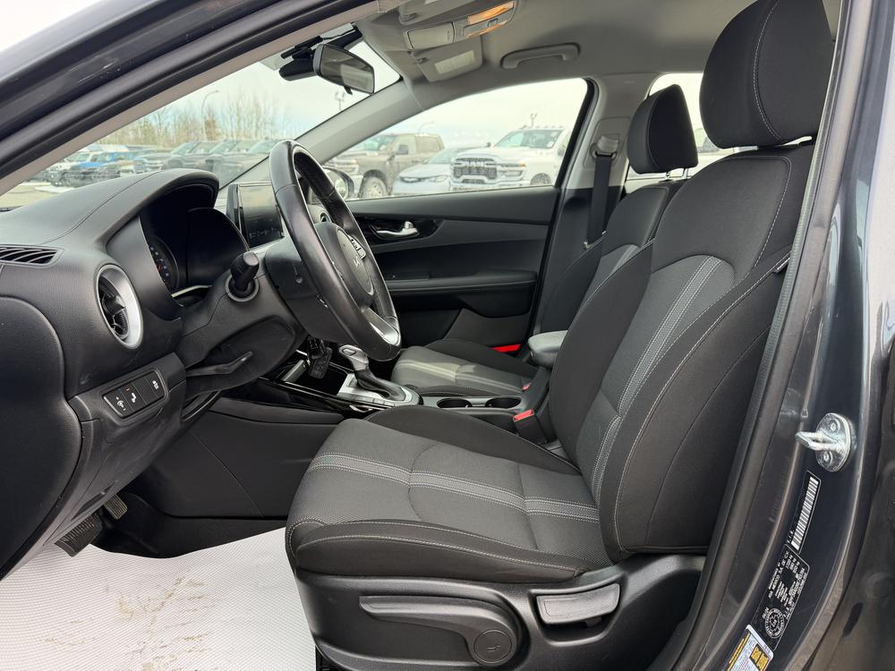 Kia Forte 2024 Gris usage à vendre Kia Forte 2024 Gris usage à vendre