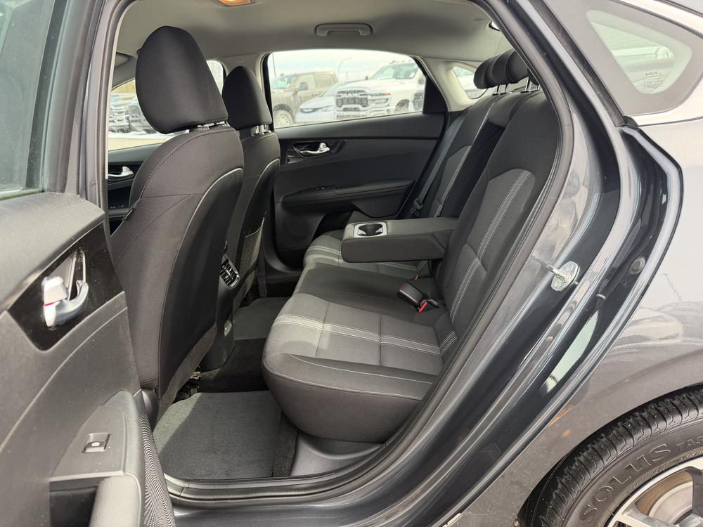 Kia Forte 2024 Gris usage à vendre Kia Forte 2024 Gris usage à vendre